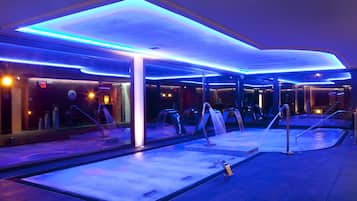 Sauna, hot tub, steam room