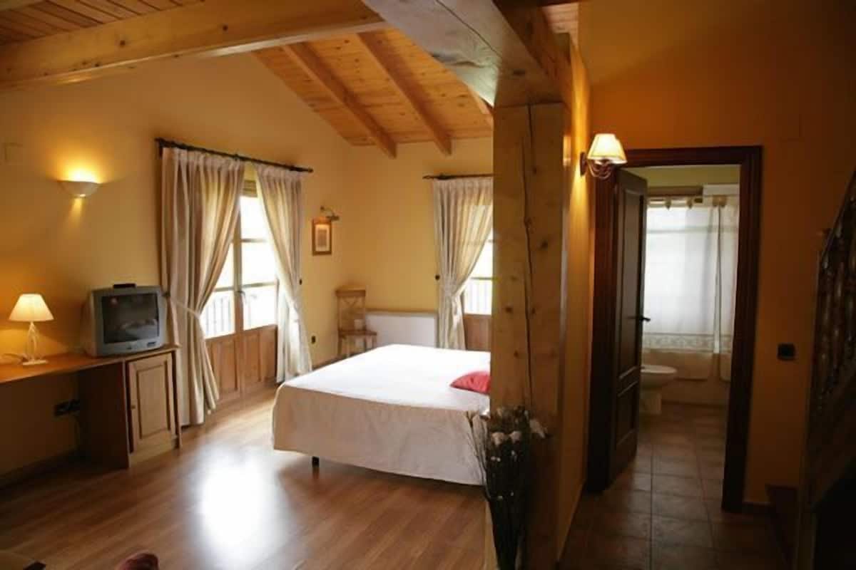 Suite (Double) | Verduisterende gordijnen, gratis wifi, beddengoed