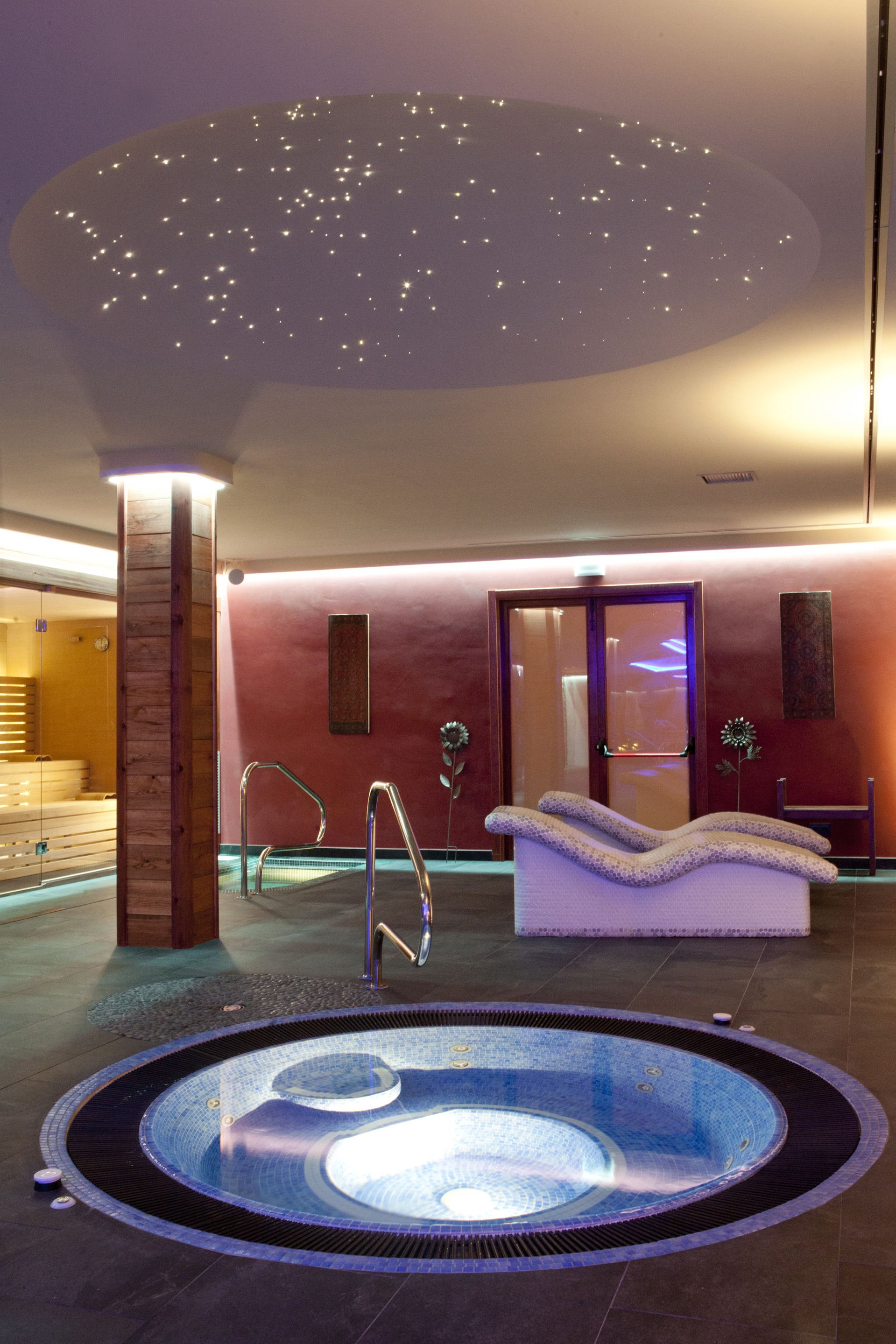 indoor spa tub