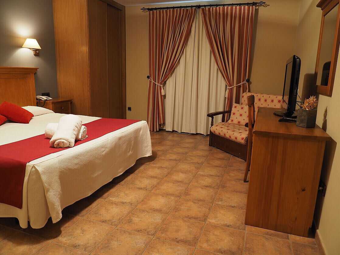 Blackout drapes, free WiFi, bed sheets