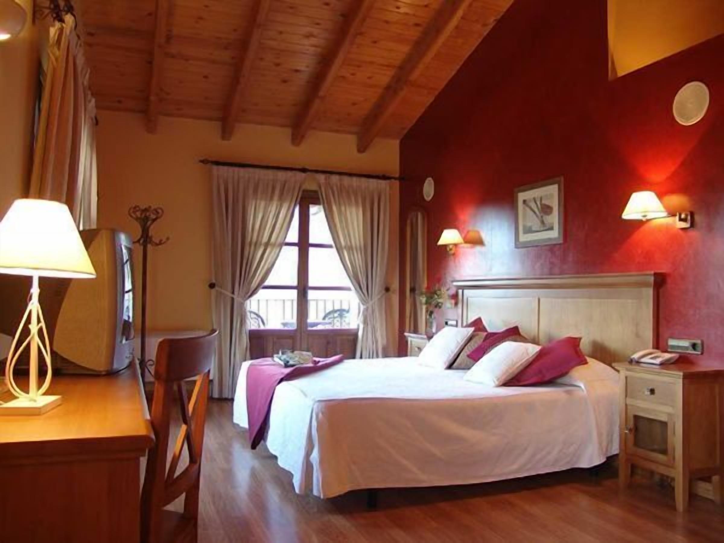 family suite (4 adults) | blackout curtains, free wifi, bed sheets