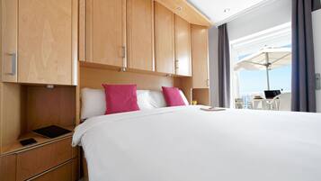 1 chambre, surmatelas, coffres-forts dans les chambres, bureau