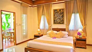 Orchid Deluxe Villa | 迷你吧、房內夾萬、書桌、遮光窗簾/窗簾