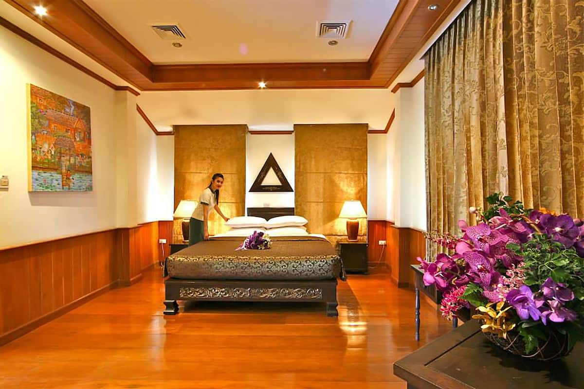 lotus classic family villa-3 br | minibar, in-room safe, desk, blackout curtains