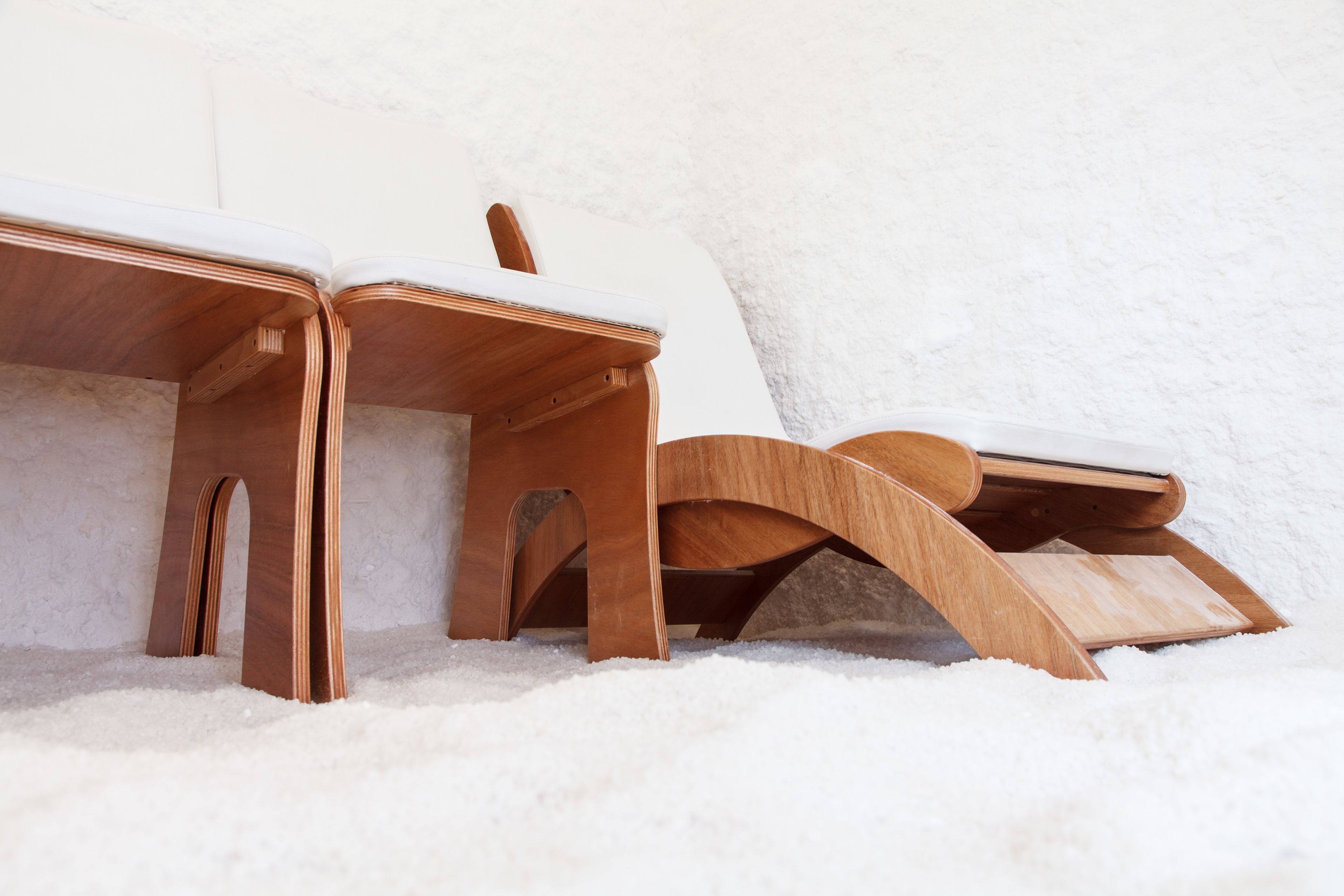 3 treatment rooms, massages