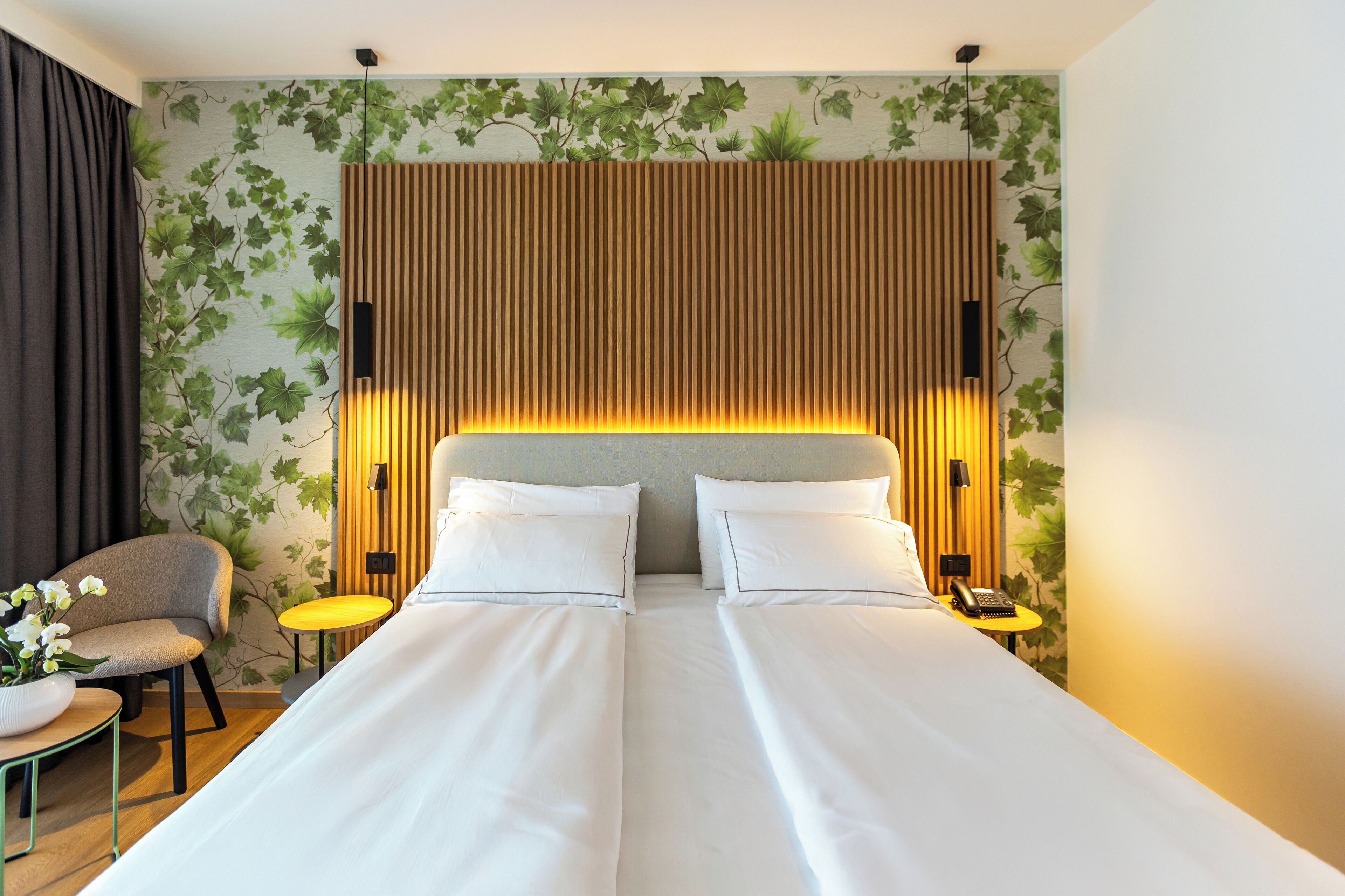 deluxe double room, lake view | 1 bedroom, premium bedding, minibar, in-room safe