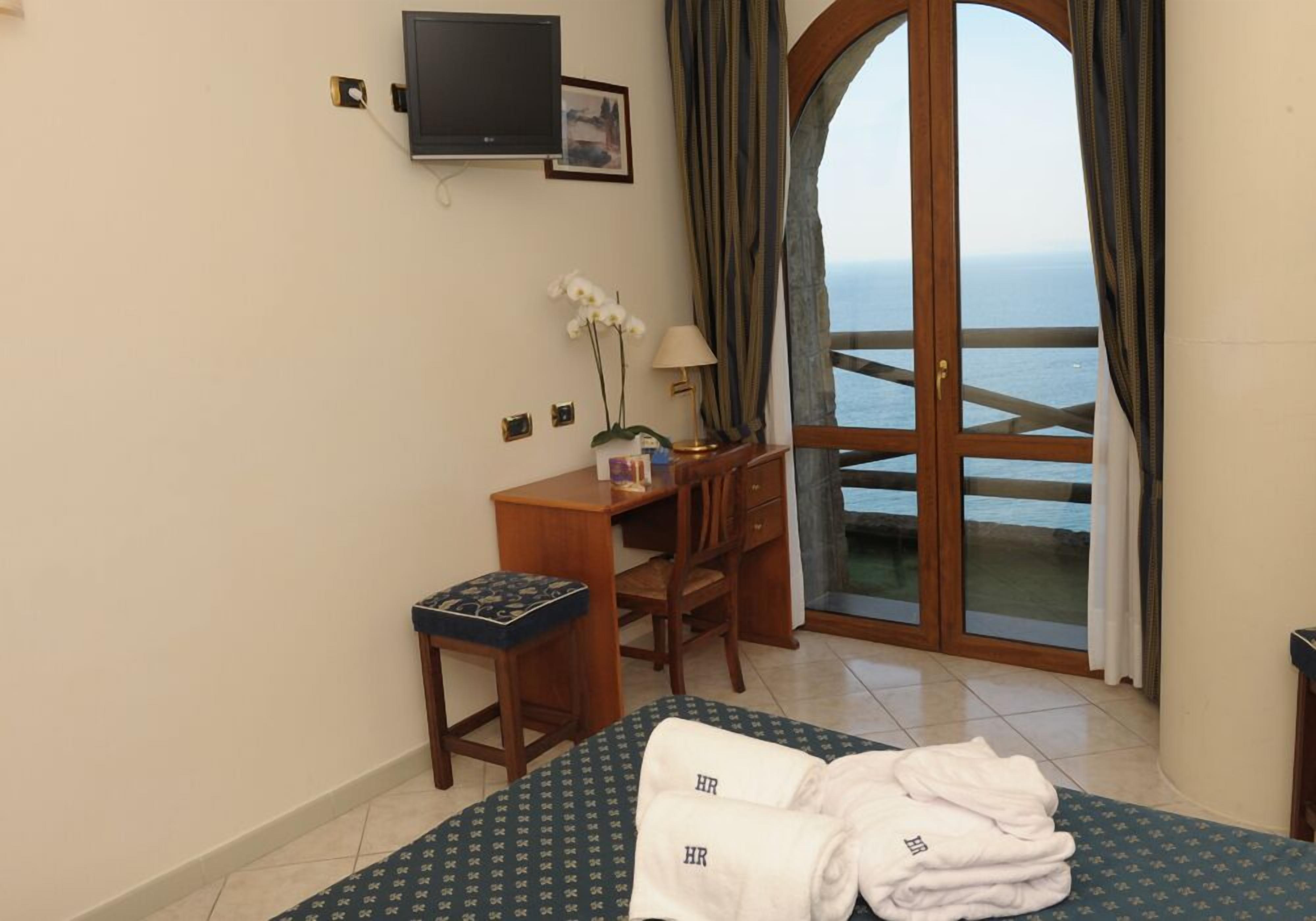Rollaway beds (surcharge), WiFi (free), bed sheets