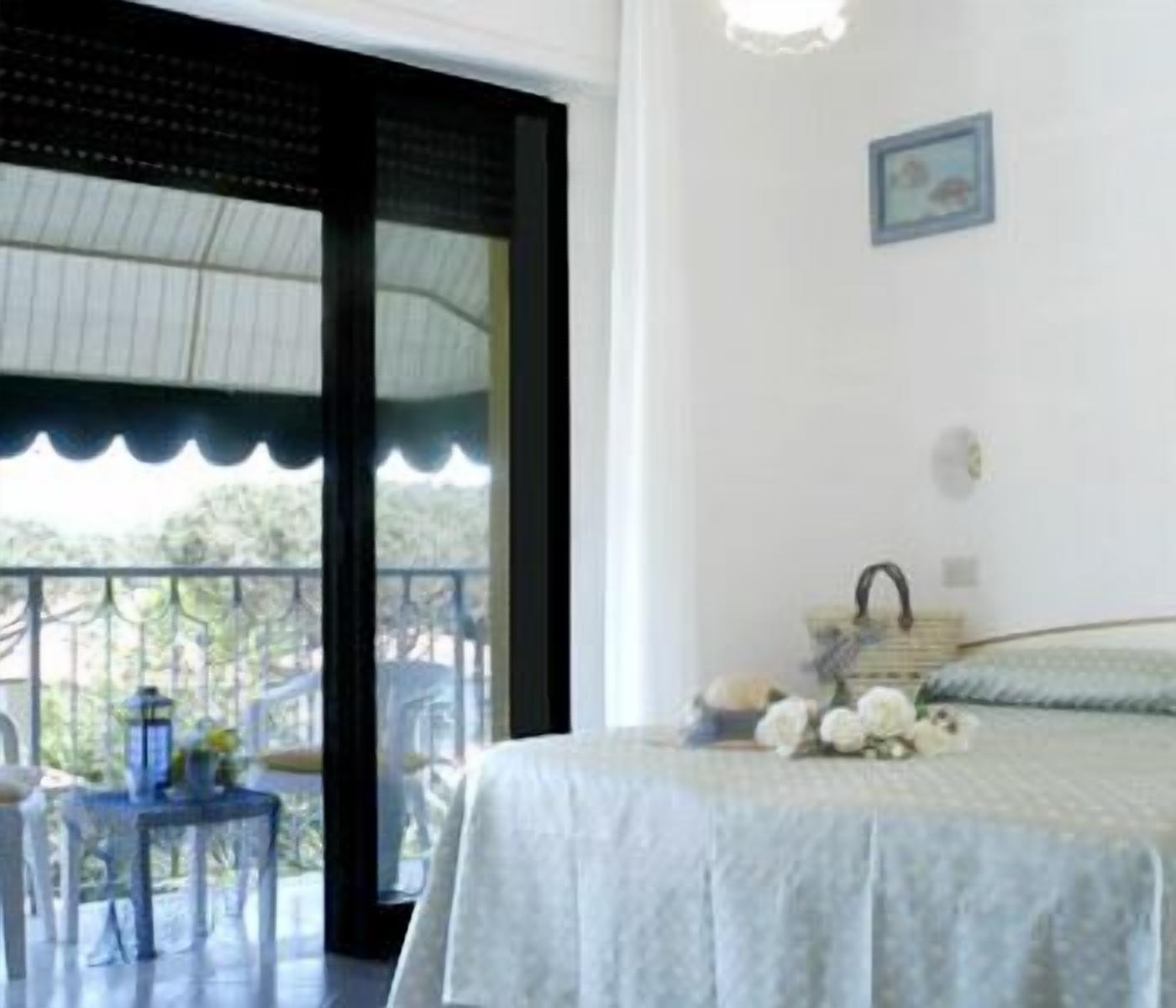 in-room safe, blackout curtains, free wifi, bed sheets