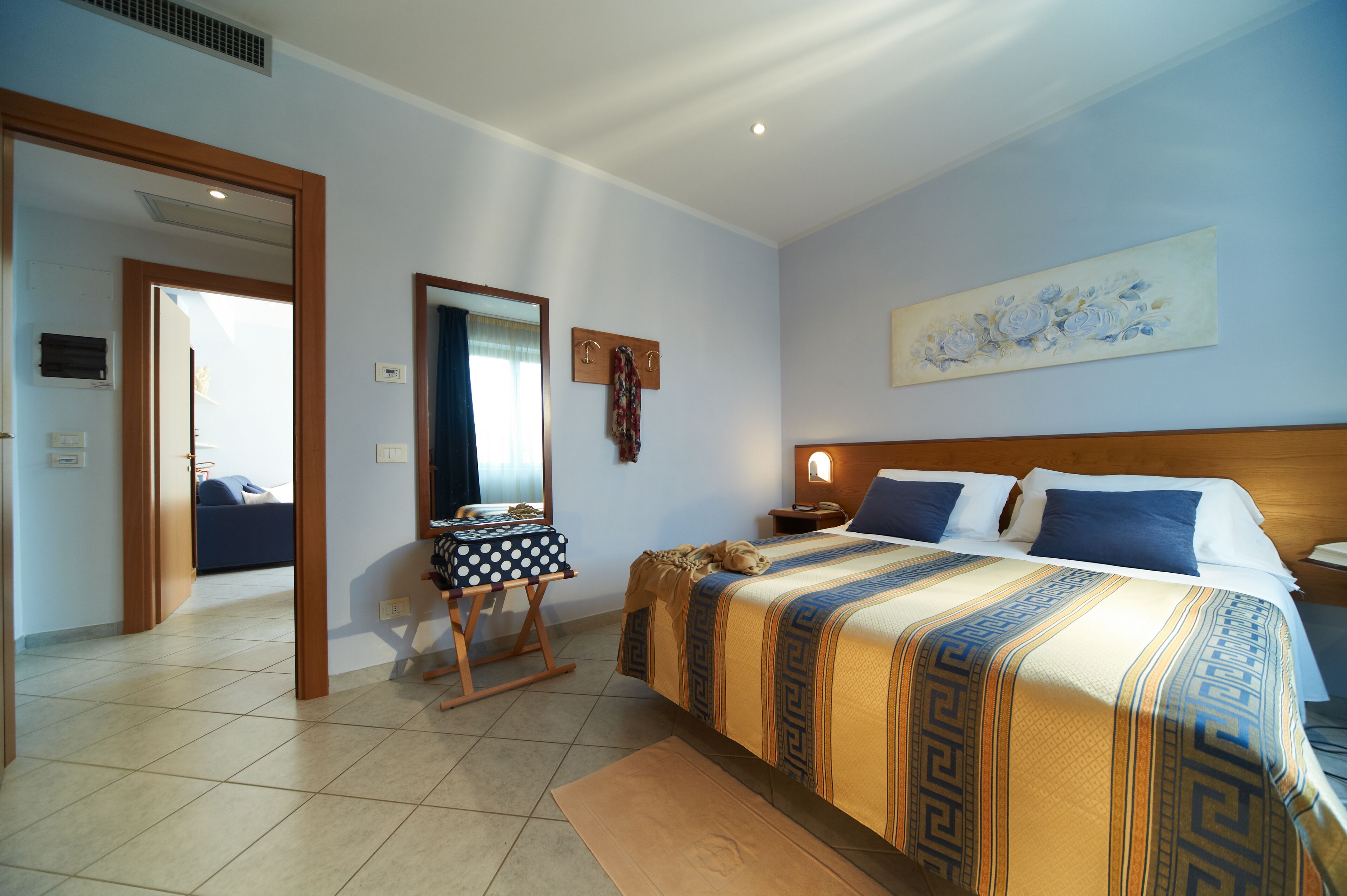 standard apartment | minibar, in-room safe, desk, blackout curtains