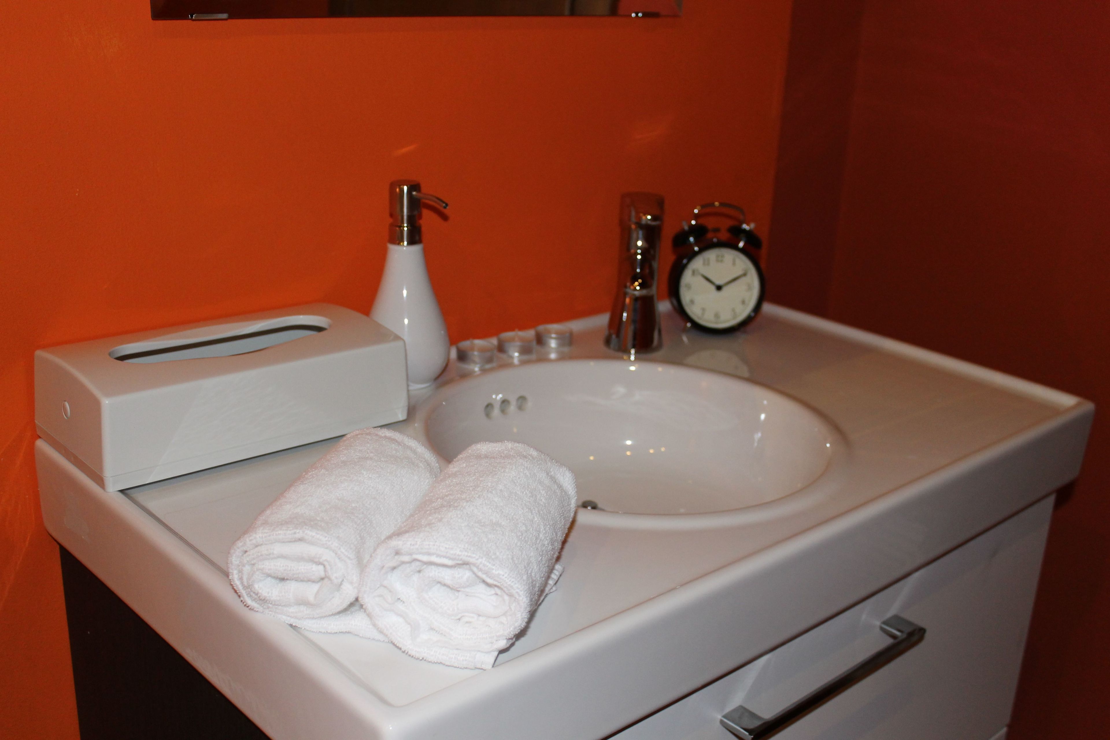 turkish bath/hammam, sports massages, manicures and pedicures, massages