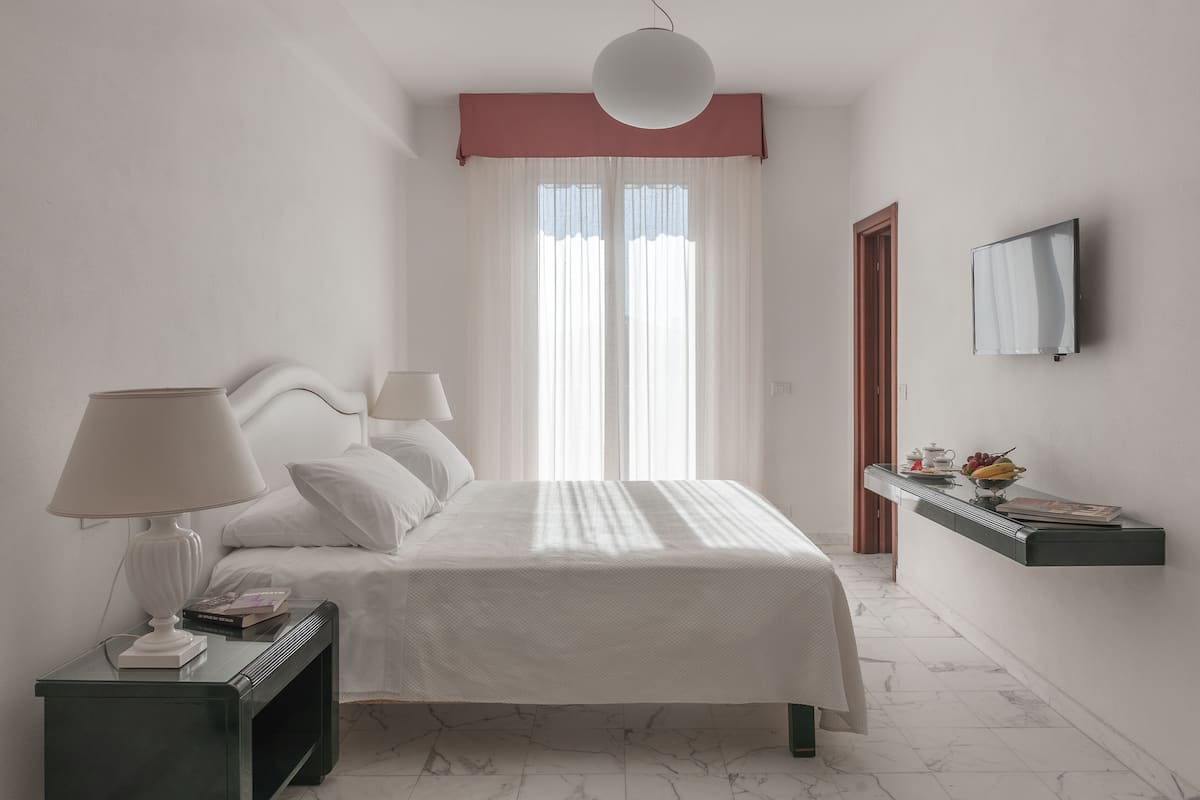 Standard Double or Twin Room | Down comforters, pillowtop beds, minibar, in-room safe