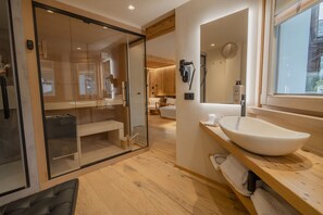 Junior Suite, Sauna | Bathroom | Hair dryer, slippers, bidet, towels - San Lorenzo (Bormio)