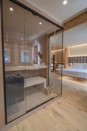 Suite Junior, sauna | Salle de bain
