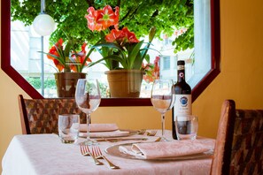 Breakfast, lunch and dinner served - Reale (Montecatini Terme)