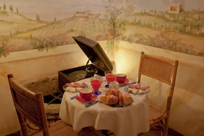 Breakfast area