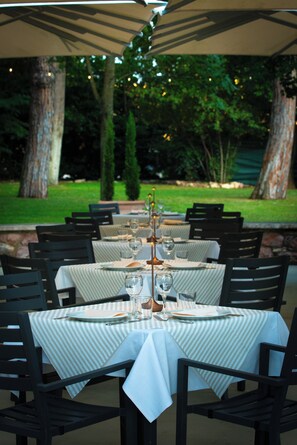 S'hi serveixen esmorzars, dinars, sopars i plats de cuina italiana 