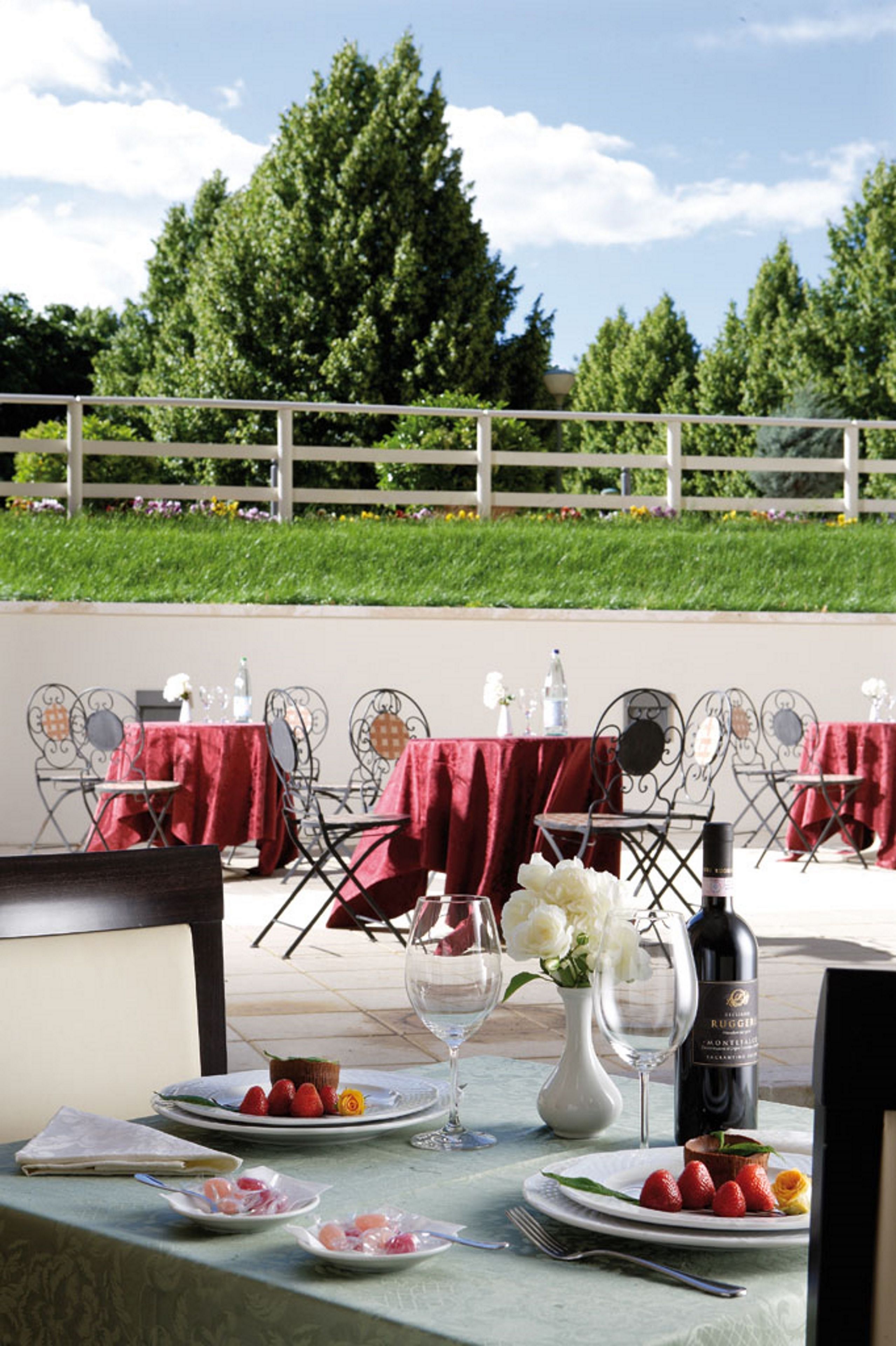 breakfast, lunch, dinner served; italian cuisine