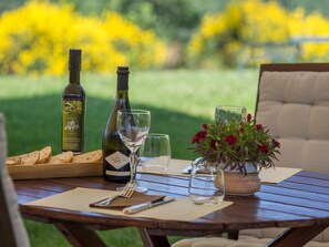 Outdoor dining - Le Silve di Armenzano (Assisi)