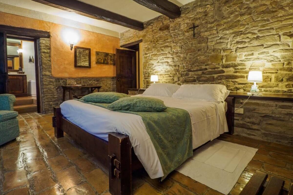 1 Schlafzimmer, italienische Bettbezüge von Frette, Minibar, Zimmersafe