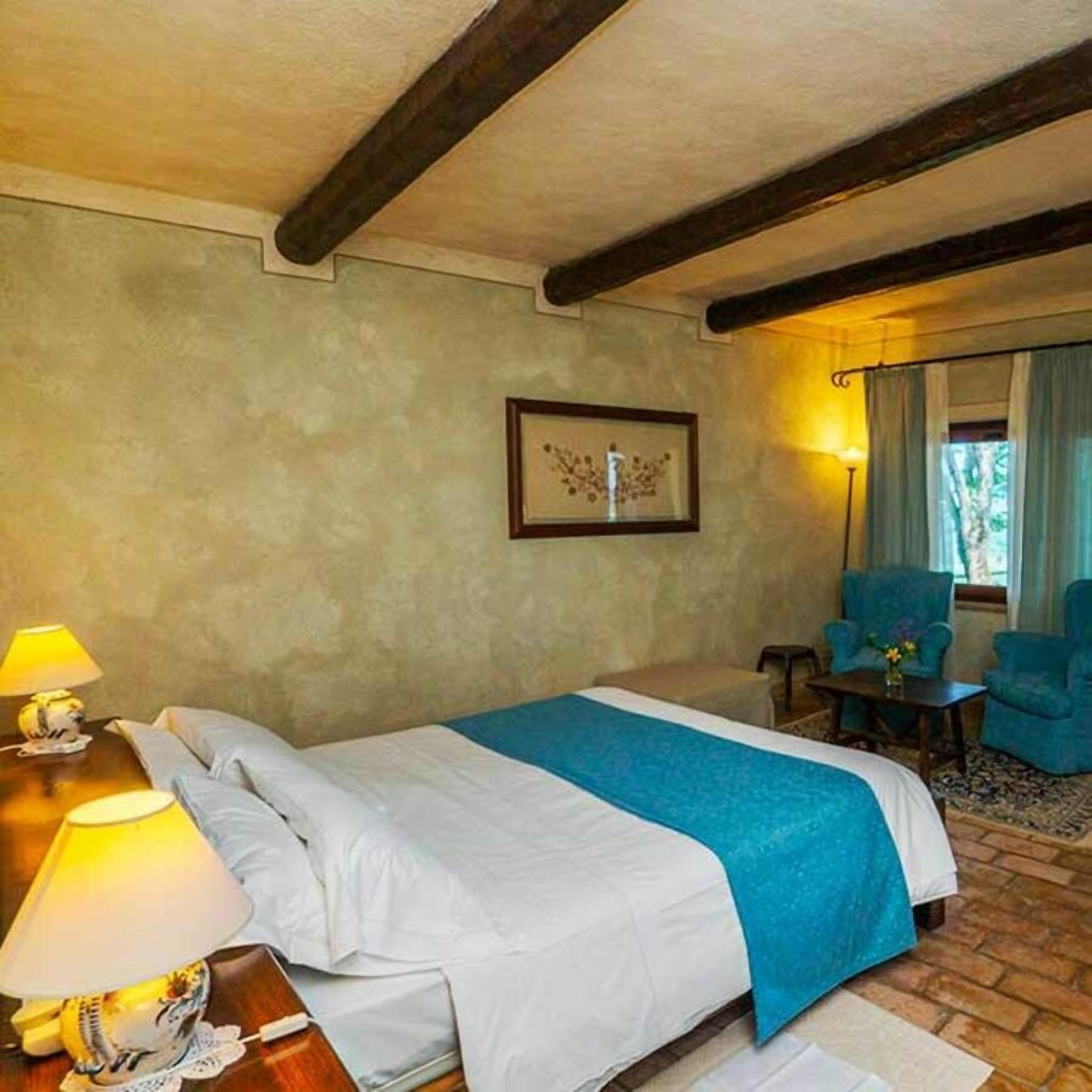 1 bedroom, Frette Italian sheets, minibar, in-room safe