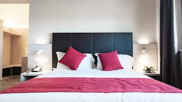 Superior-Dreibettzimmer, 1 Schlafzimmer, barrierefrei, KĂŒhlschrank | Minibar