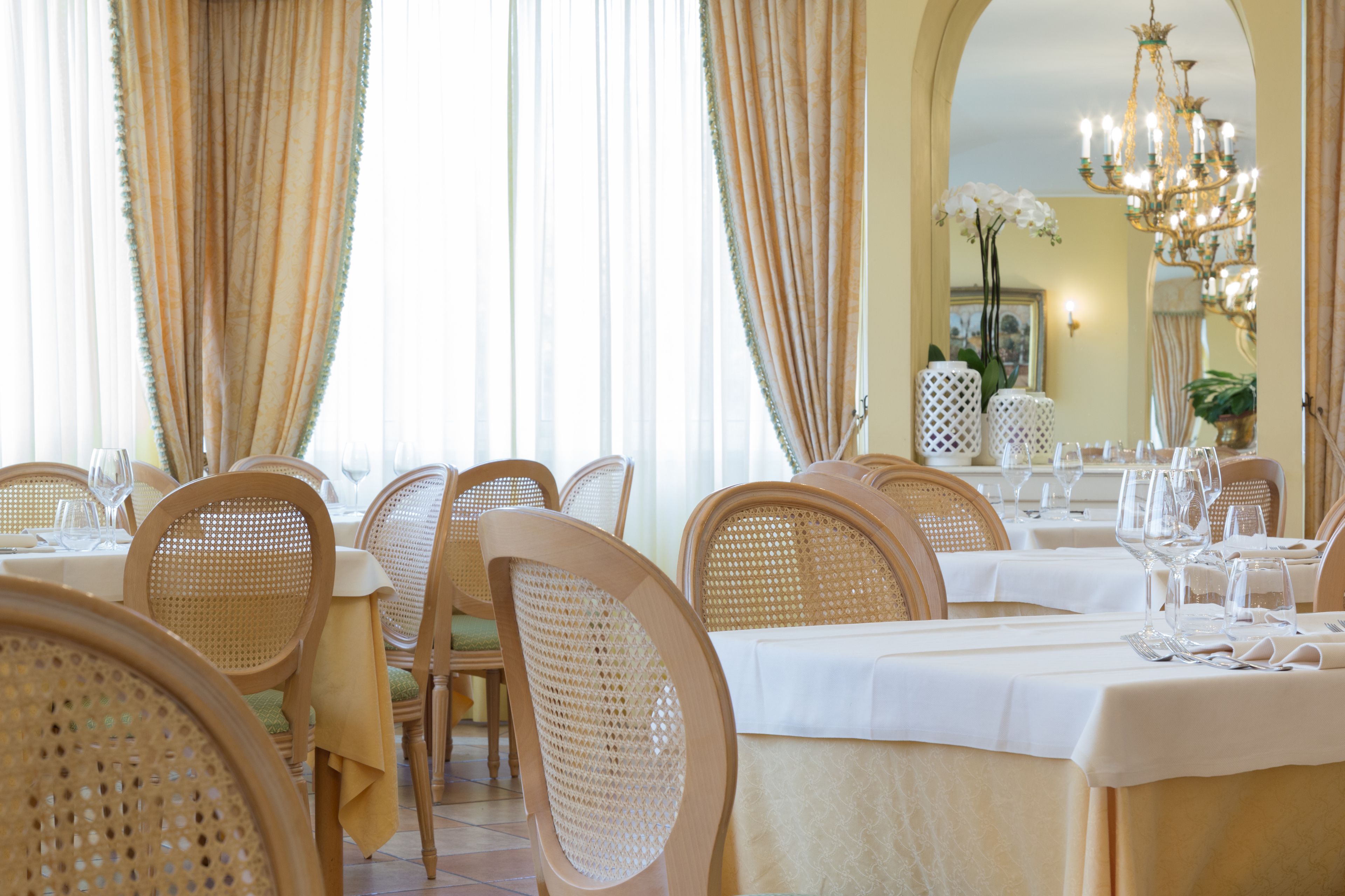 breakfast, lunch, dinner served; italian cuisine