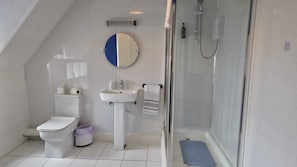 Large Seaview Standard Family | Bathroom - Royal Marine Hotel (Dunoon)