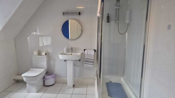 Large Seaview Standard Family | Banheiro