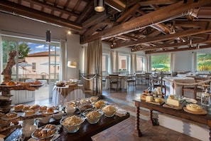 Colazione a buffet inclusa, servita tutte le mattine 