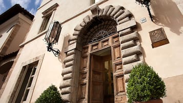 Fachada de la propiedad