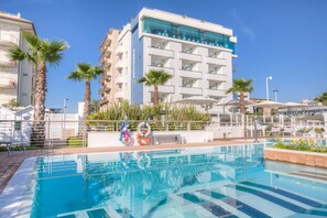 Outdoor pool - Commodore (Riccione)