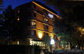 Façade de l’hébergement - soirée/nuit