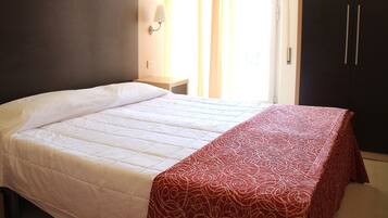 In-room safe, desk, soundproofing, free WiFi