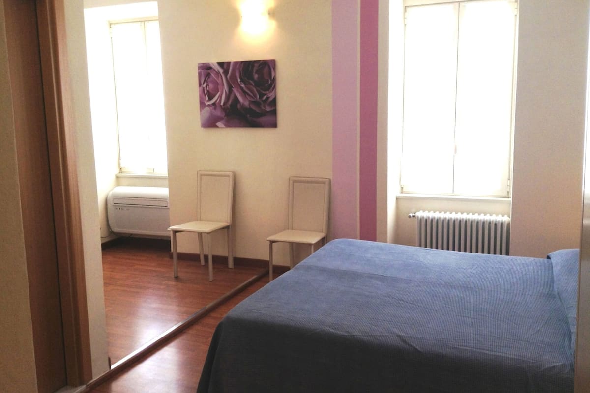 Chambre Triple | Coffres-forts dans les chambres, bureau, Wi-Fi gratuit, draps fournis