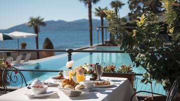 Petit déjeuner buffet compris tous les jours