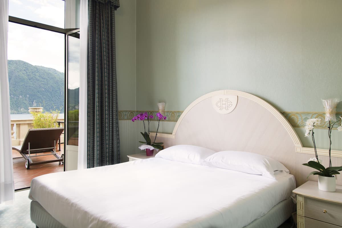 In-room safe, desk, free WiFi, wheelchair access