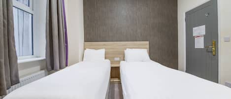 Standard Twin Room | 1 bedroom, desk, blackout drapes, free WiFi