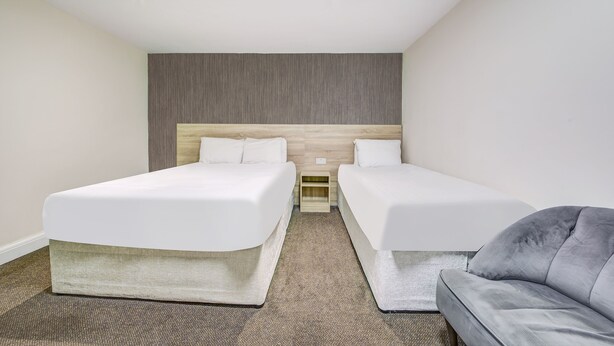 Deluxe Quadruple Room - OYO 24 Sussex, London Paddington (London)