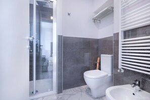 Classic Double or Twin Room | Bathroom | Shower, hydromassage showerhead, hair dryer, towels