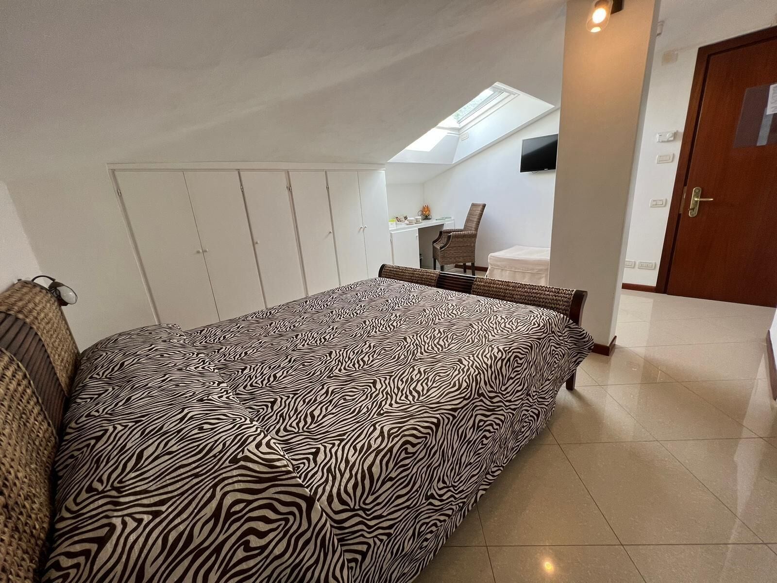 double room, 1 double bed (attic) | 1 bedroom, down duvets, minibar, in-room safe
