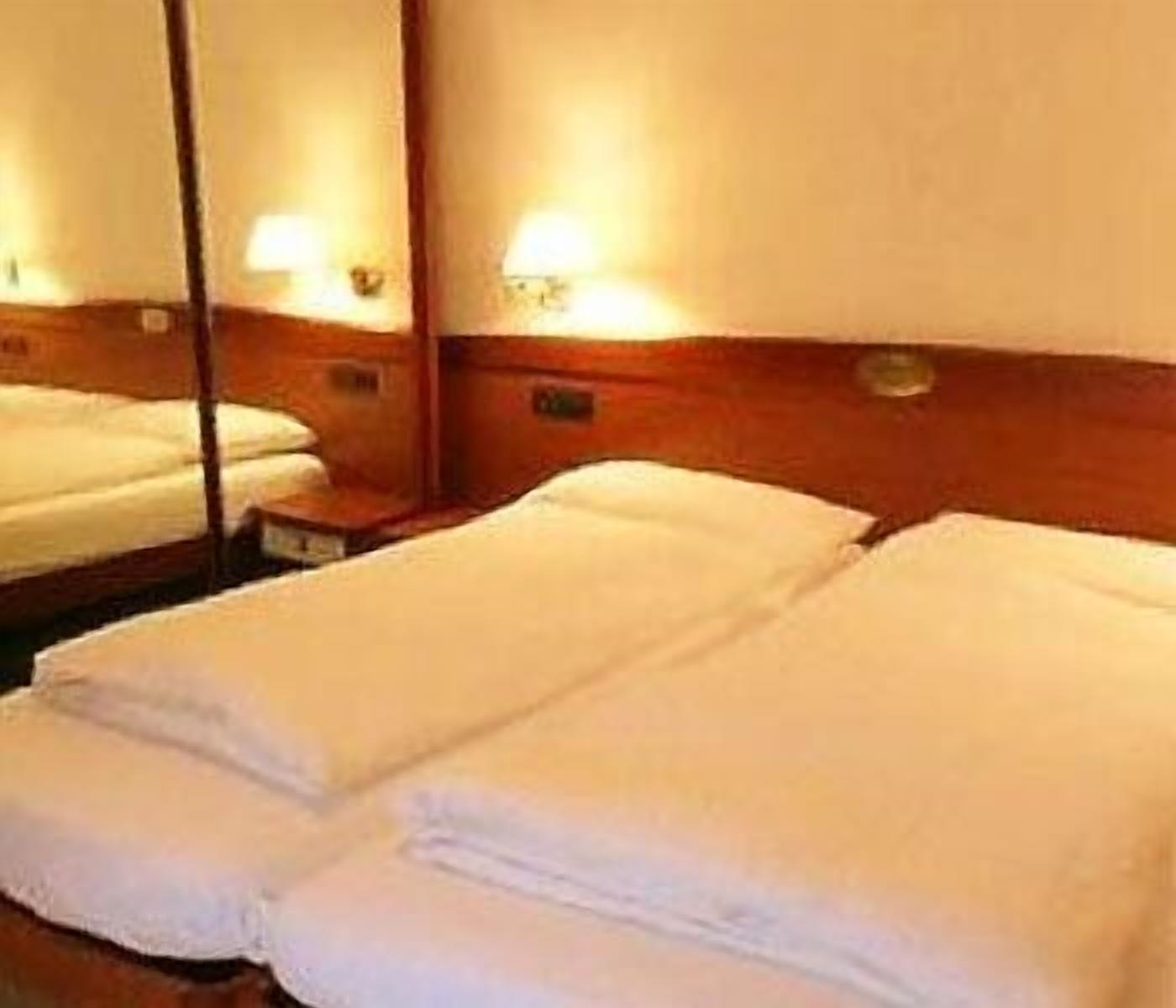 double room | premium bedding, down duvets, in-room safe, desk