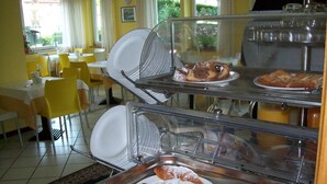 Frokostbuffé hver dag (mot et tillegg)