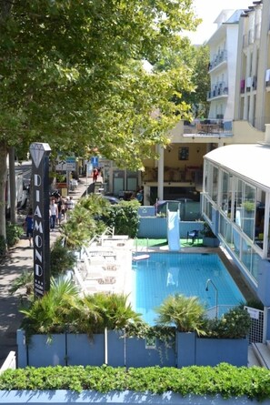 Outdoor pool, sun loungers - Diamond (Rimini)