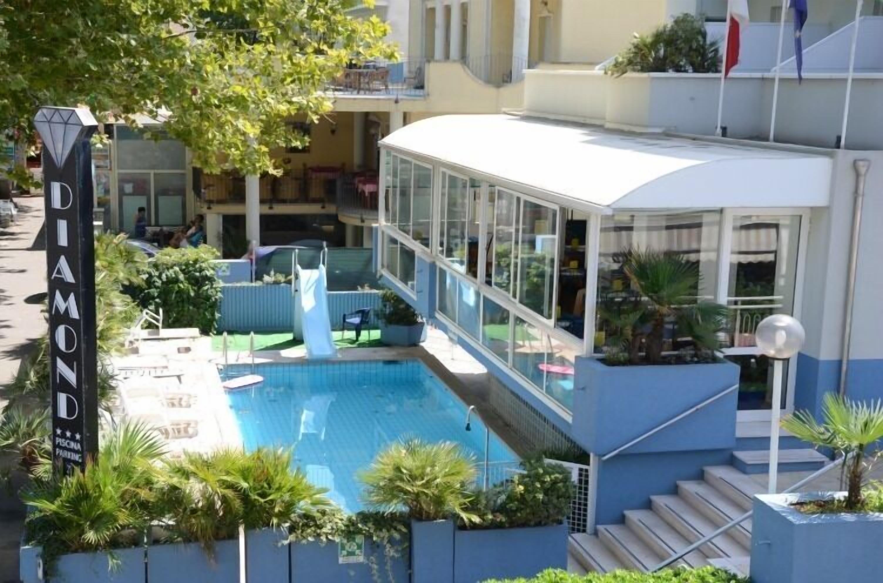 Außenpool, Liegestühle