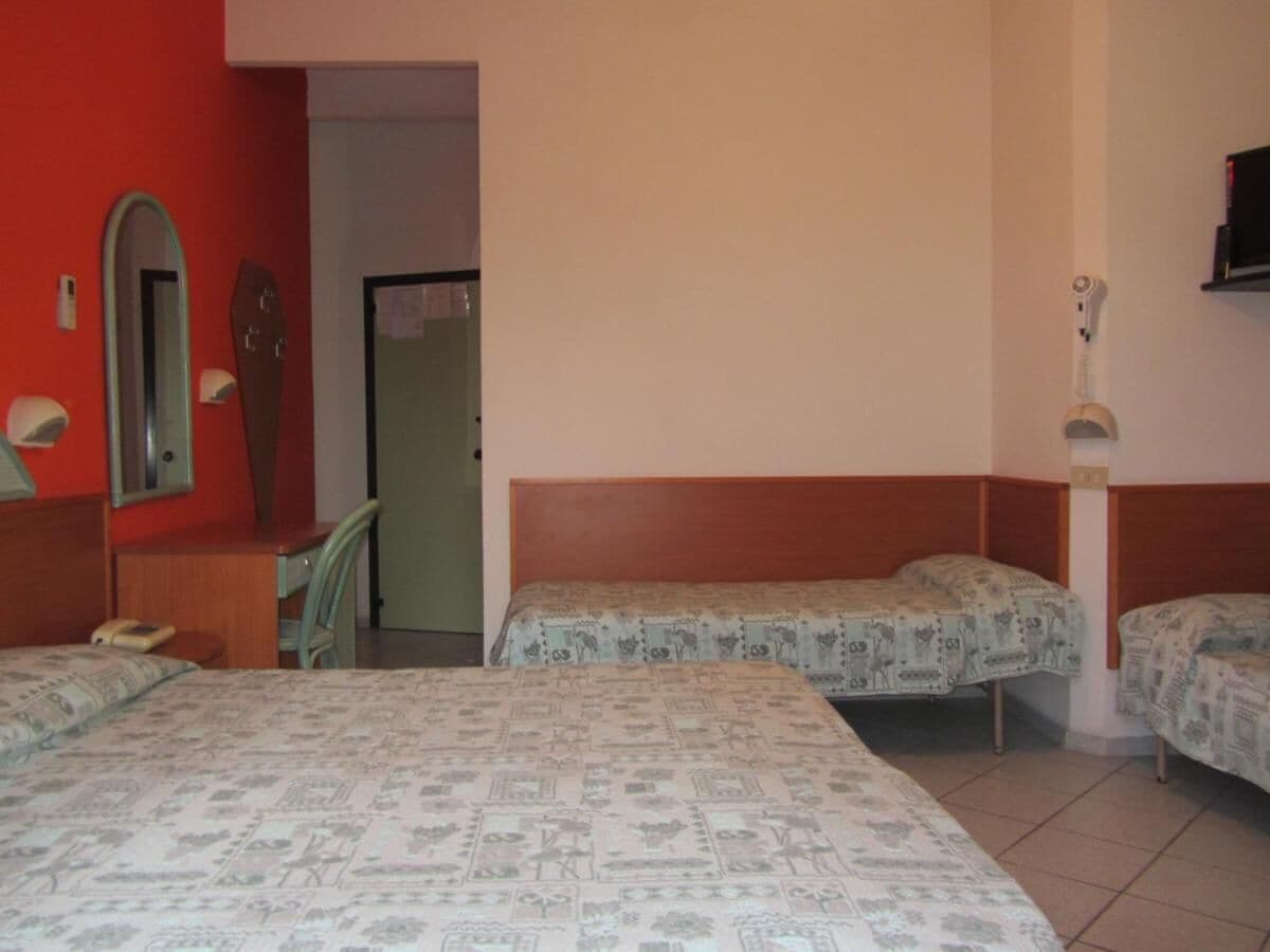 Caja fuerte, escritorio, wifi gratis