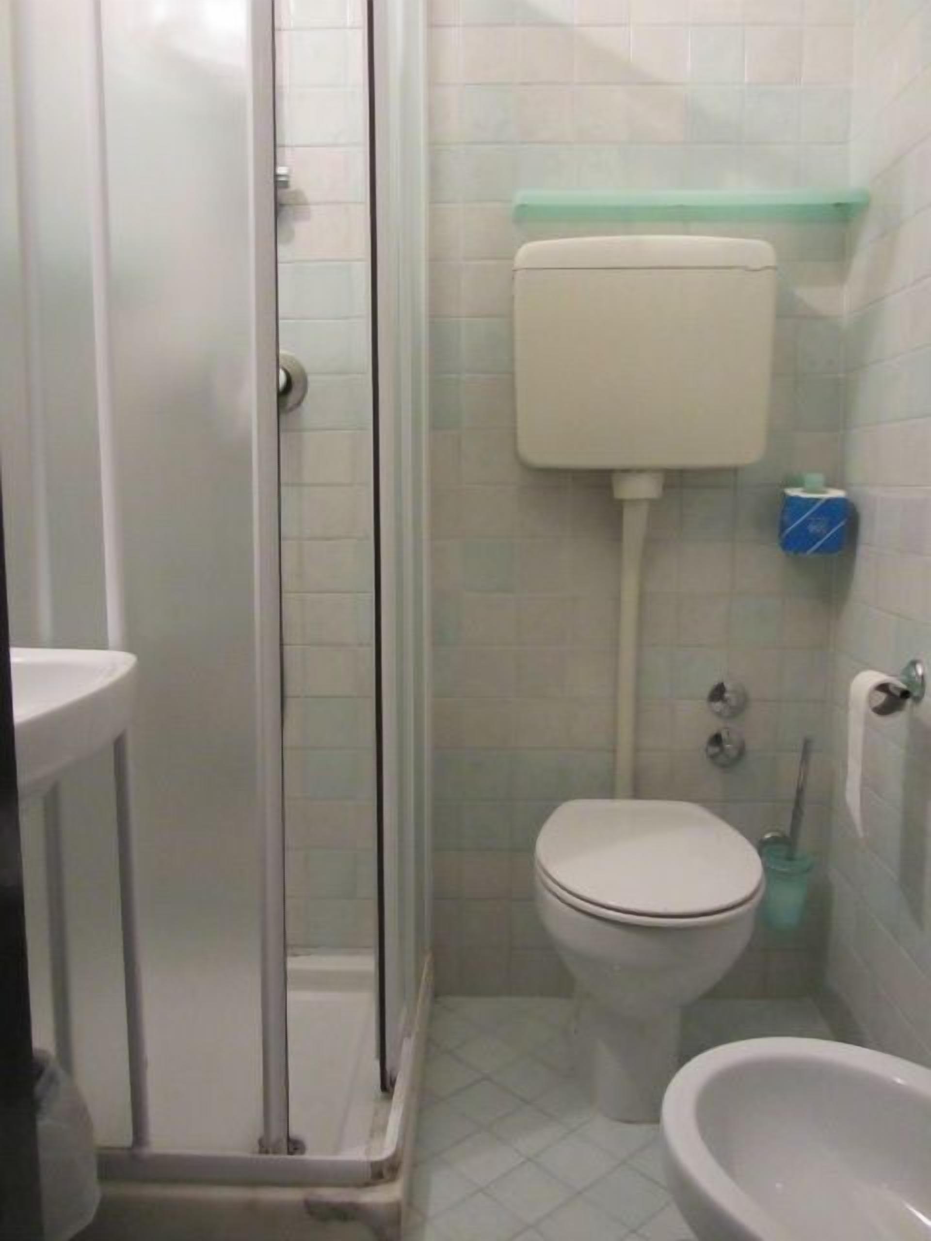 ห้องพักสำหรับสี่ท่าน | ห้องน้ำ | ฝักบัว, ไดร์เป่าผม, โถสุขภัณฑ์แบบบิเดท์