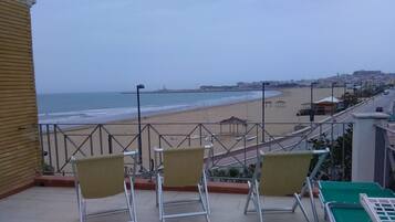 Superior-Doppelzimmer, Meerblick | Terrasse/Patio