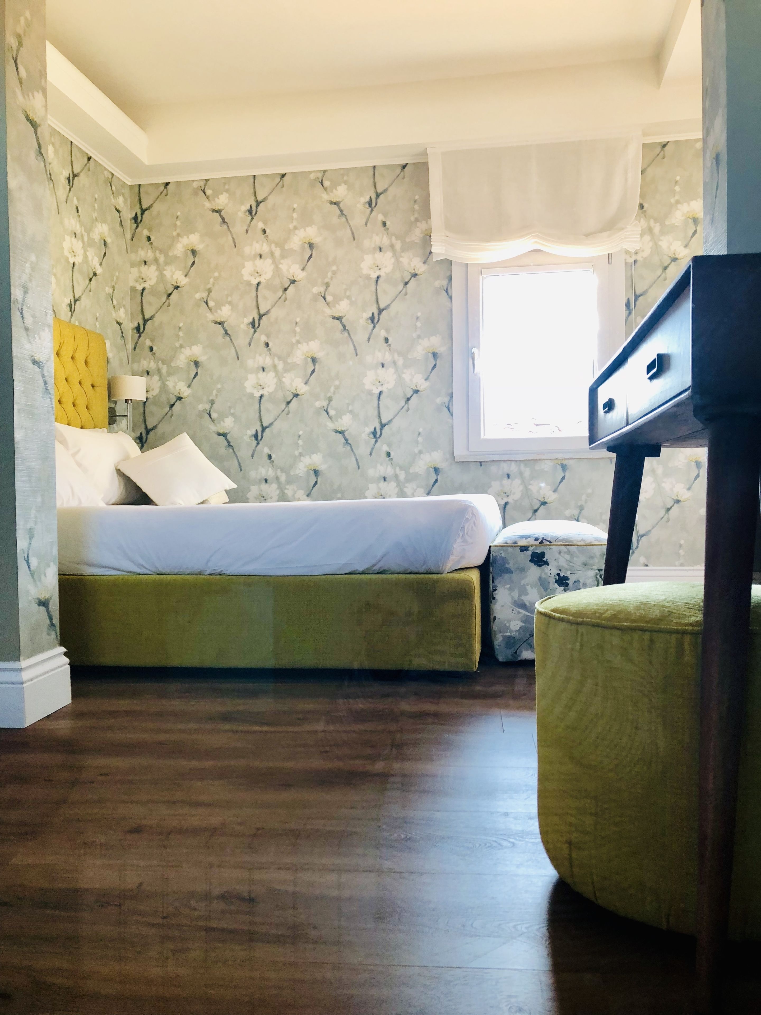 junior suite, 1 queen bed, city view, tower (stair access only) | 1 bedroom, hypo-allergenic bedding, in-room safe, desk