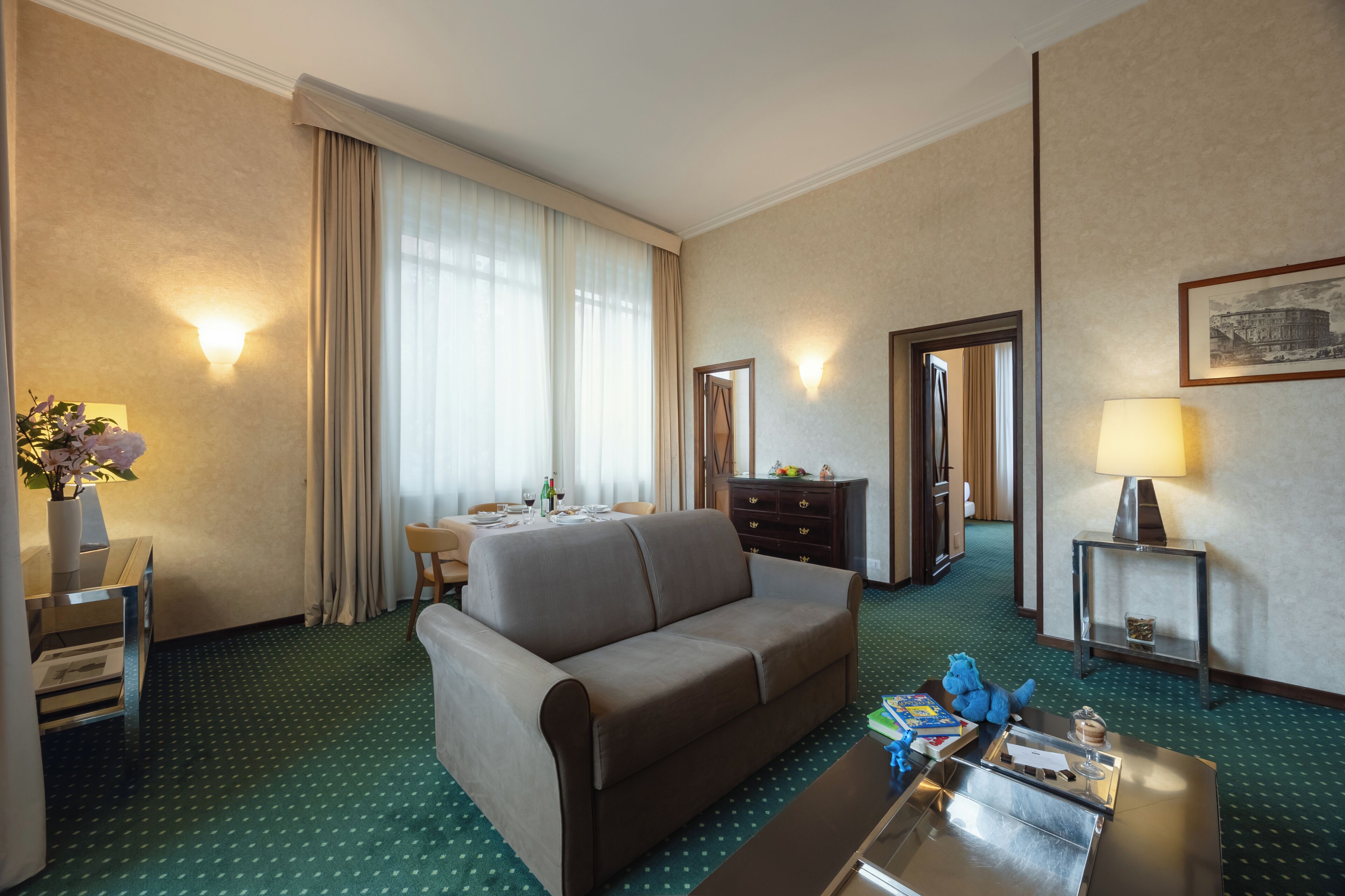 Suite sènior | Roba de llit d'alta qualitat, cobrellits i minibar 