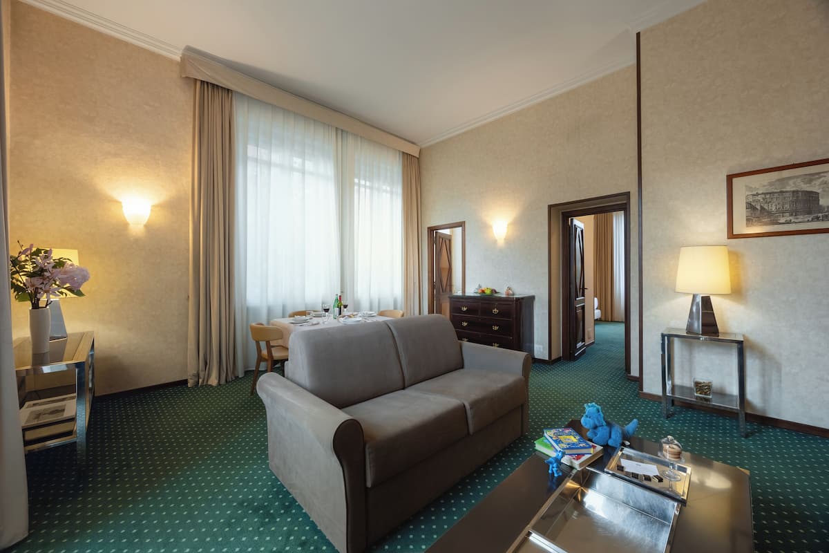 Suite sènior | Roba de llit d'alta qualitat, cobrellits i minibar